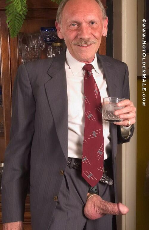 Gay Grandpas on Twitter: At work ;) http://t.co/ftnaN0OHOQ Gay Grandpas on Twitter: At work ;) http://t.co/ftnaN0OHOQ