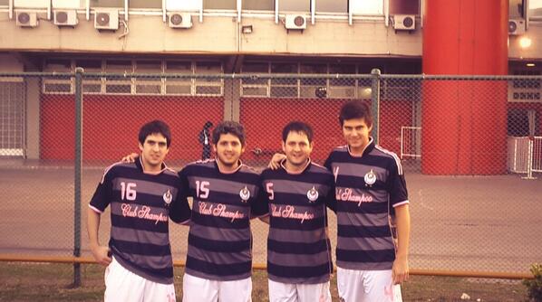 Agustinpaol's tweet photo. Que banda viejo... @maxisabino @JB_Gougy http://t.co/Ta8t0fgpYi