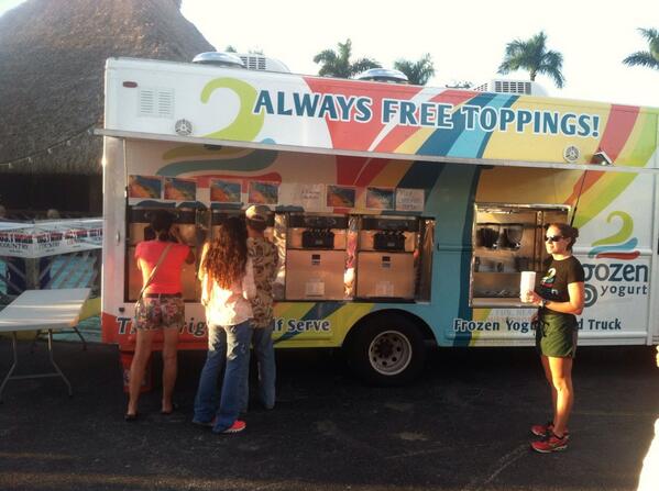 GozenYogurt's tweet photo. @KeithUrban covering fun.'s "some nights" here @VIPCruzanAmp with @FryDaddyTruck http://t.co/iDVXlJYltd