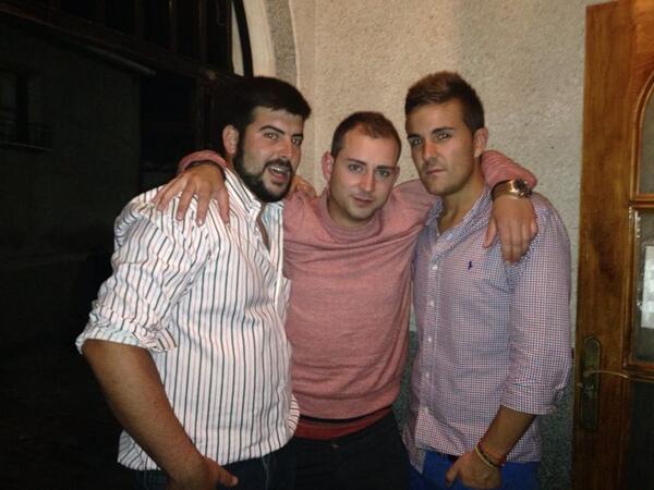 JotaZCervantes's tweet photo. En @PubdeArriba  con lean# nacho#... Cubatas y pistachos! http://t.co/u55NHiAOpd
