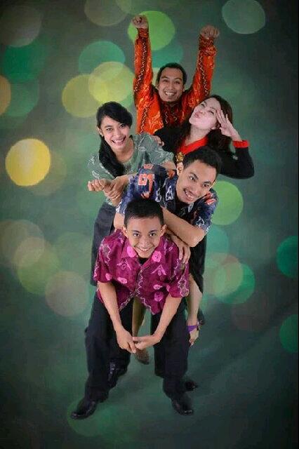 gygie28's tweet image. Yg ini Ceria sama suami dan adik2ku,tetep kompak dgn nuansa Batik @pendopoID #javaheritage