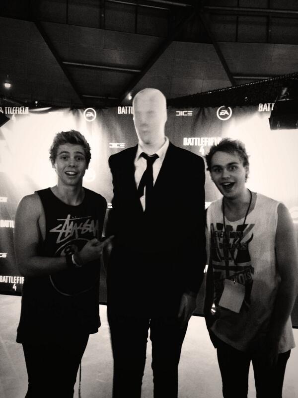 Luke5SOS tweet picture