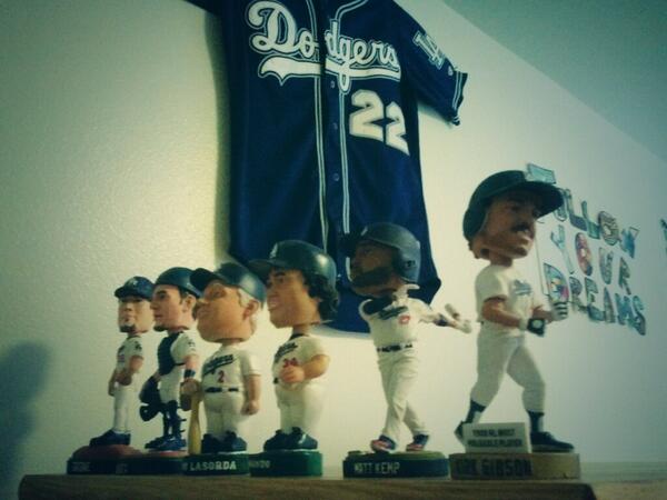 stern_andrea's tweet photo. Praying to the Gods. #DodgerSuperstitions http://t.co/dy3hn5iDtD