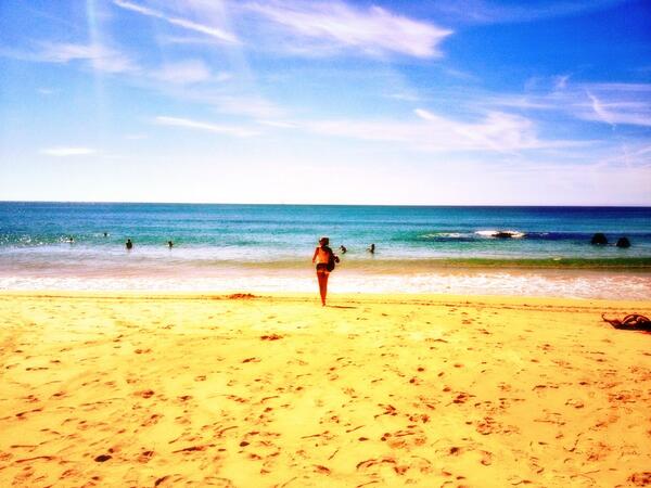 MichaelMorrish's tweet photo. #algarvebeach moment @estefanihdez http://t.co/IaCONn4SI6