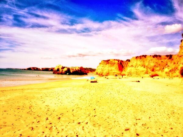 MichaelMorrish's tweet photo. #algarvebeach moment @estefanihdez http://t.co/qu0Tq9KbIl