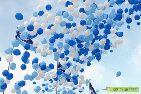 Воздушные шары озон. Синие шары воздушные. Шары в голубом небе. Голубые шары в небе. Шарики в небе.