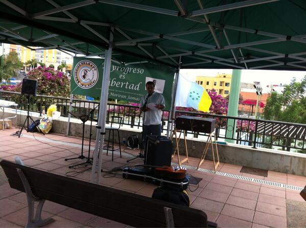 jorgeghps3's tweet photo. En acto Homenaje a Scundino Delgado en el parque de la Barranquera en Telde http://t.co/EvmrwigfKJ