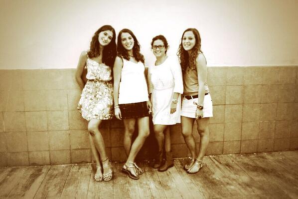 blancaperbau's tweet photo. Buen día de comida familiar ayer en burja <3 @paulabau17 @clarabau3 #celia http://t.co/zzRy2Nta87