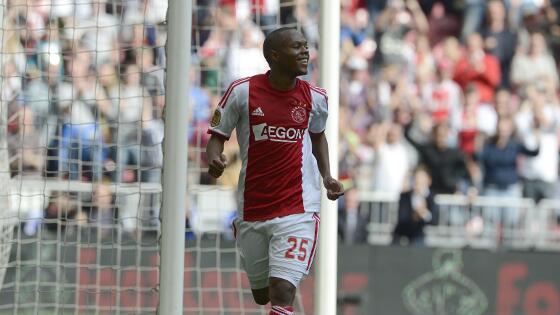 AFCAjax's tweet photo. 90. Thulani Serero wordt uitgeroepen tot Ajacied van de Wedstrijd! #ajautr http://t.co/nONWW4roDe