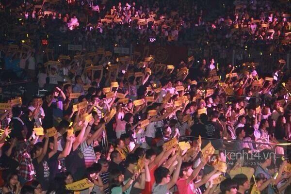 BV5PwpOCcAATb68.jpg:large