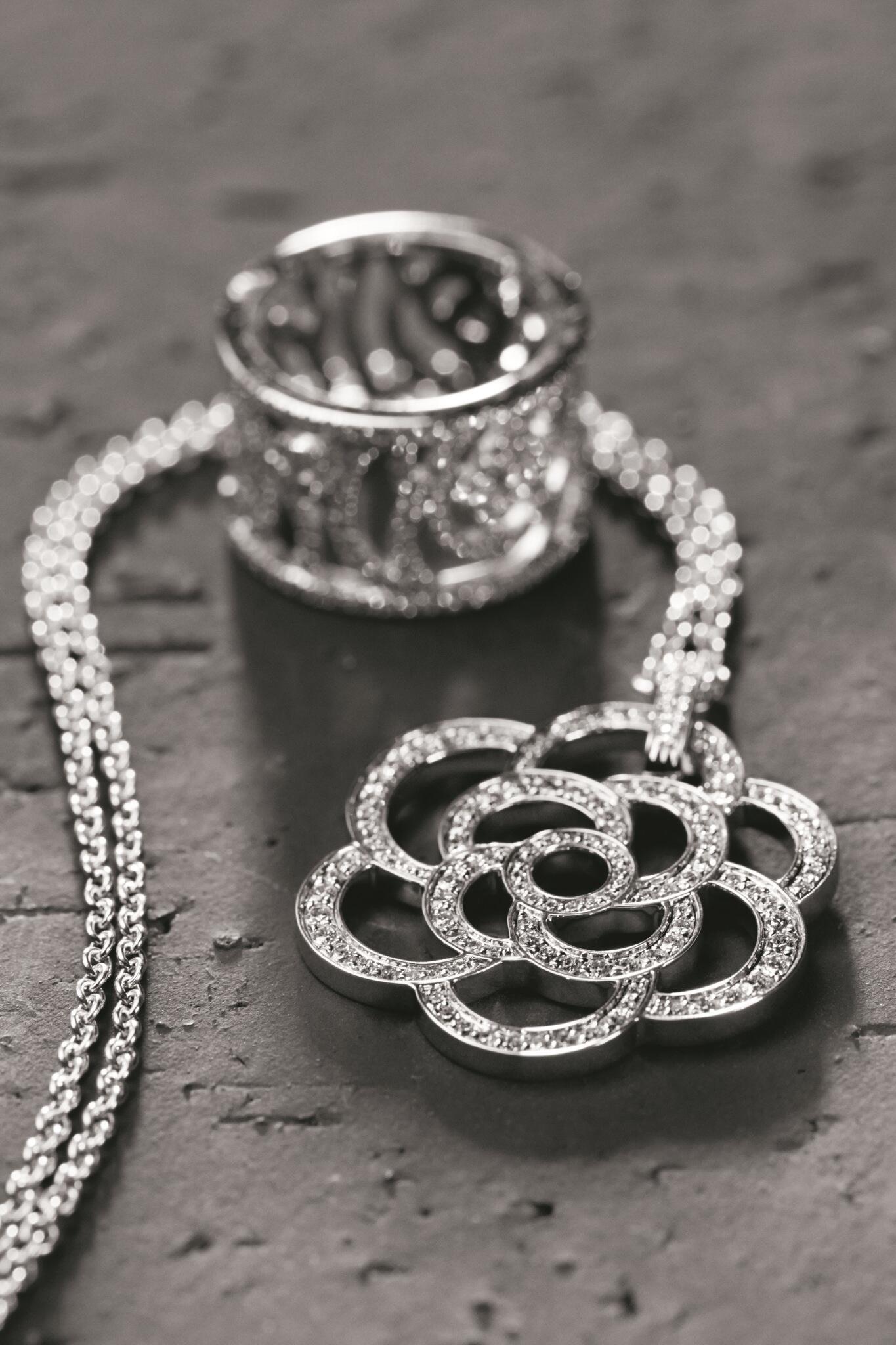 CHANEL on X: The camellia is a never-ending source of inspiration for  CHANEL Fine Jewelry. Discover the new creations  / X