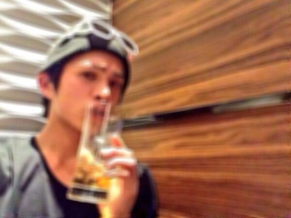 _____y__mmt's tweet photo. _
.
　　
　　何故だろう　今夜は
　　　　　　上手く呼吸が出来ない

　　　Rt  ＝　お出迎え

　　　　>>　山本裕典 Nr

　　　　　炉榴　深絡　

.
_ http://t.co/HHpqDk8C2j