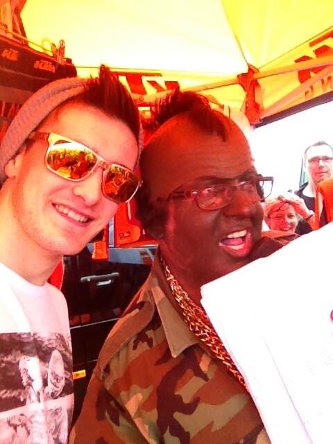 JHerlings84's tweet photo. KTM dag met kees de omroeper.. #Omdathetkan. http://t.co/KgoY3phBC8