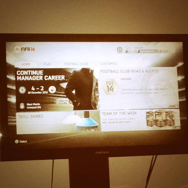 njayleno's tweet image. It's late and I'm not sleepy. #latenightfifa