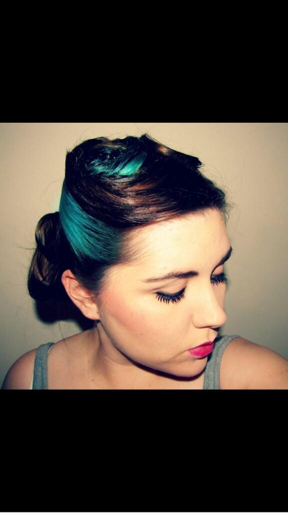 CharMushaBlog's tweet photo. Gotta love victory rolls! #bbloggers #fbloggers #fblchat http://t.co/nKypiJAjsR