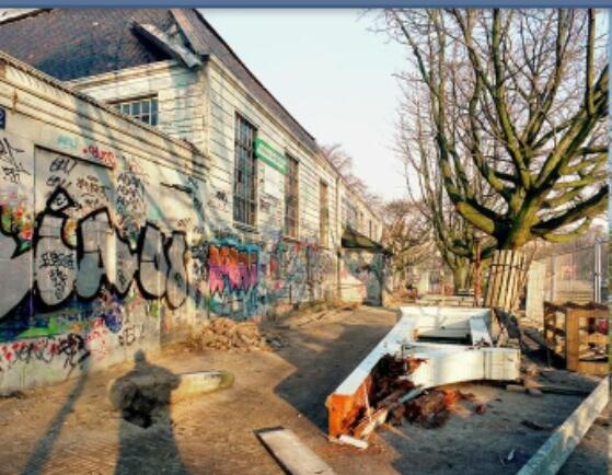 stadsherstel's tweet image. Zo zag het pand waar de #grachtencode zegel te vinden is er vroeger uit. Nu: mooie witte houten kerk #stadsherstel