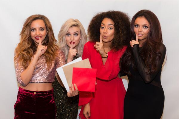 Niall_Updatess's tweet photo. Foto de las chicas para Daybreak 
#PerrieFacts http://t.co/3xZMU8JZug