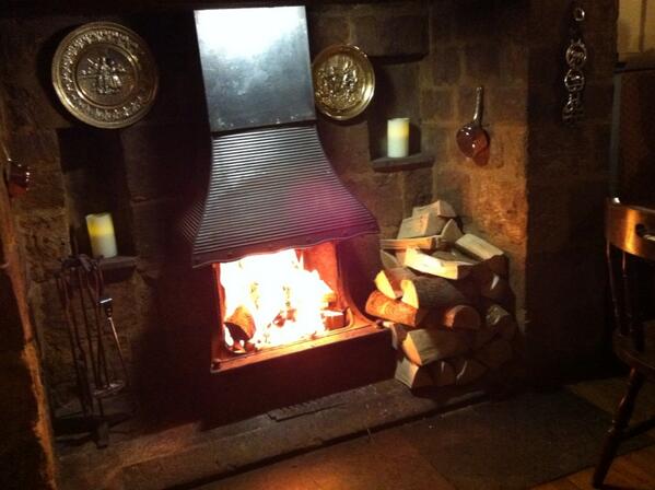 The fire's roaring and the quiz starts at 8.30pm. Six Hook Norton ales to choose from. Sunday evening sorted