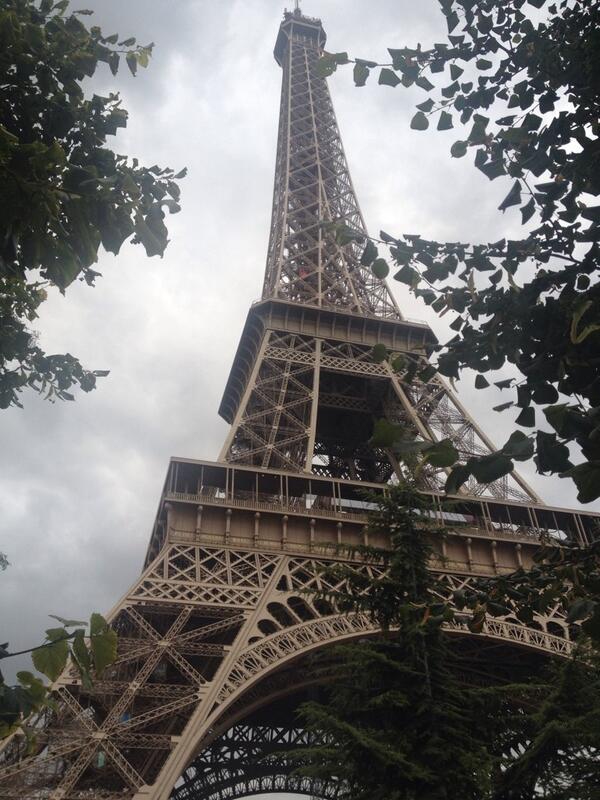 Hdsear93's tweet image. Rough life of Hannah Searle #parisedition