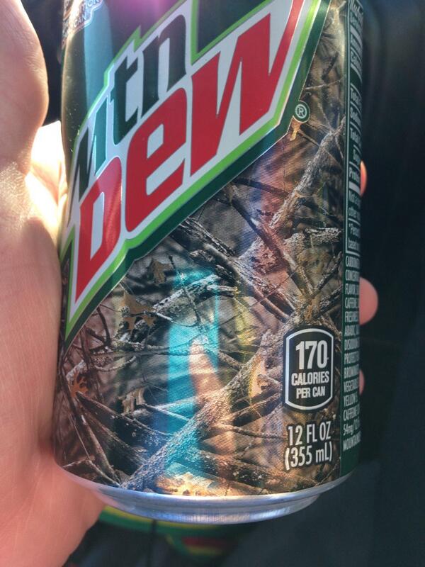 Tommie6Lee9's tweet image. Can you even tell that I&apos;m holding something??? #CamoEdition 😉