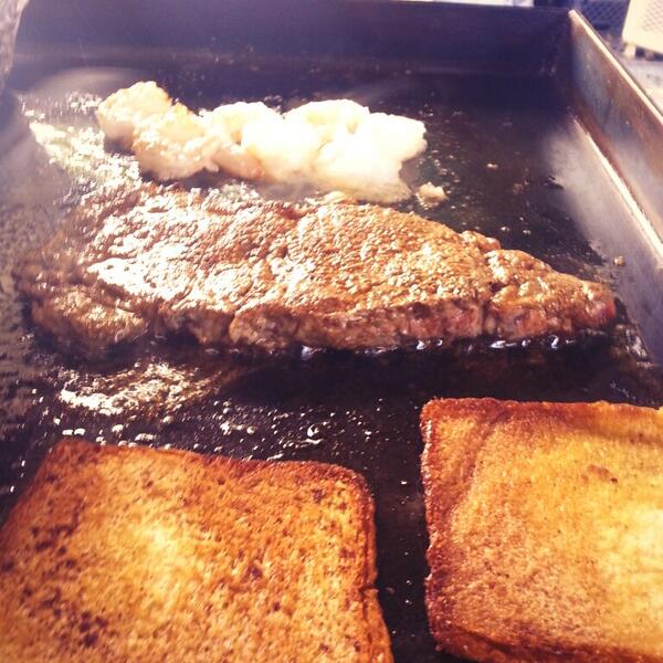 steakman504's tweet photo. I'm on #12thStBar http://t.co/krLiY8MNgj