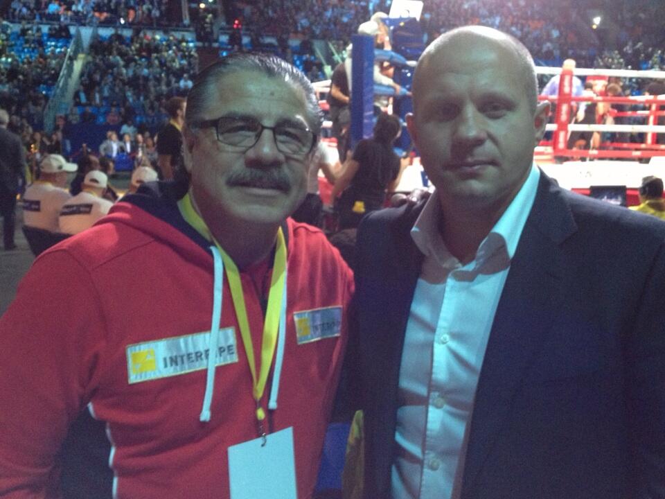 BV7bulECcAAmnpx.jpg:large