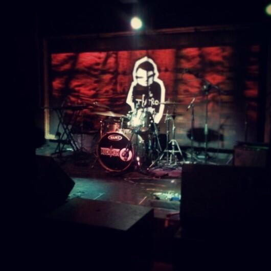 MarianneMali's tweet photo. "@RockthemBanda: #Valencia Todo listo! Hoy junto a @MoiraVzla y @NDF_Oficial en @domingosdeunder #ItsFree http://t.co/rdvl8kCve2" #fb