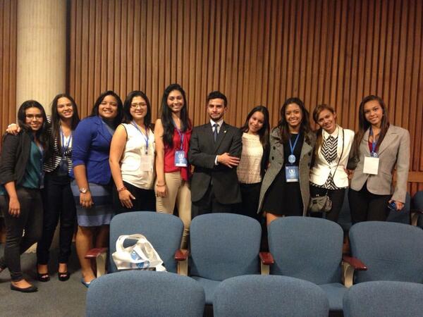 lina0120's tweet photo. @mun_ur Con nuestro ex secretario general #esperandomunur2014 http://t.co/ceHhADKRg4