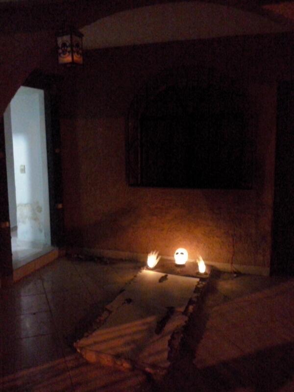 FreakyStoreMX's tweet photo. Preparandonos para la #HorrorParty! | Ya tienes tu disfraz? Ordenalo con nosotros, mas barato que rentarlo! http://t.co/GIfDCpeYTn