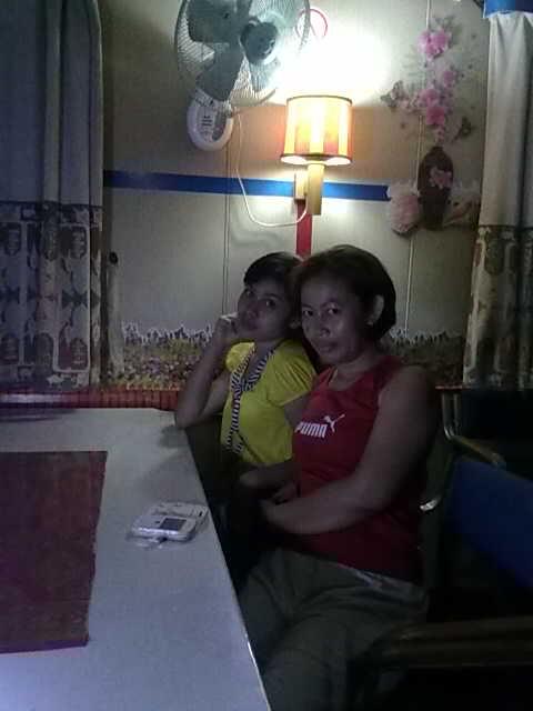 apataping's tweet photo. Karaoke bersama teman2 di atas kapal http://t.co/9wxWjcKiXU