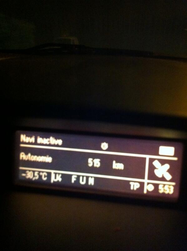 SbsBrandon's tweet photo. Tu dis que sa caille un peu la ou la voiture a un problème ? 👌 http://t.co/eDgjtHst34