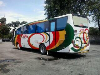 BusMinang_Mania's tweet photo. Bus kebanggaan Ranah Minang (y) http://t.co/jCzQiQWuZU