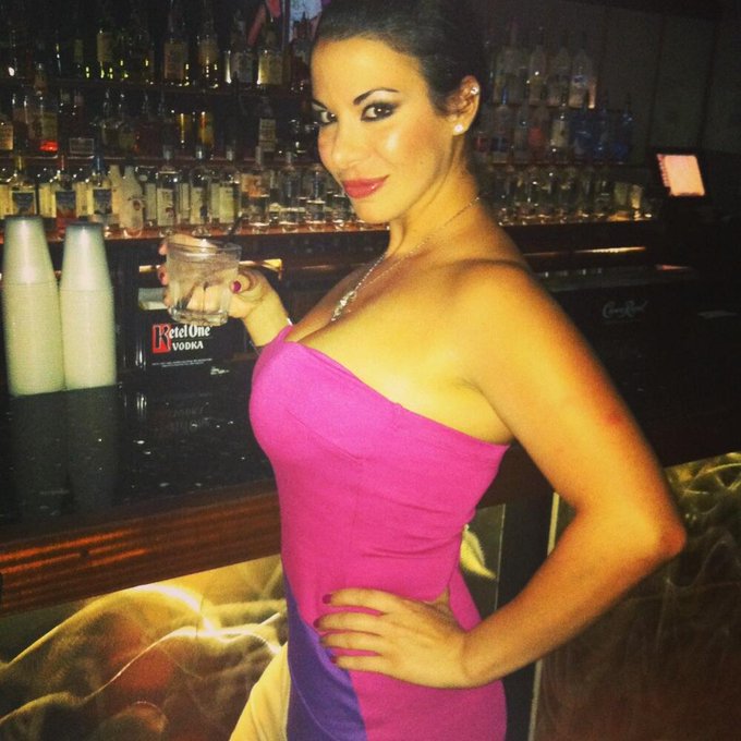 TW Pornstars Kenna Valentina. The most retweeted pictures and videos