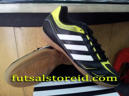 futsalstoresid's tweet image. #PromoUpdate Sepatu Futsal Adidas Ezeiro III Hitam Kuning | size 40 | Harga 350rb futsalstoreid.com/sepatu-futsal-…