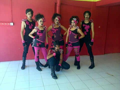 DynamicVogue's tweet photo. Awesome collaboration!!!@Rizky_prasetya0 , @celineSDA , @sashaaay , @Rocky_wendi , @ghinapipunna, @ryo_rhadhiedya http://t.co/2l9G5BY9ic