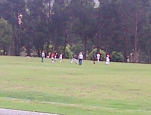 Cdlsdelnorte's tweet photo. La #Sub17 realiza sus trabajos de calentamiento sobre el campo de juego! http://t.co/ToDXrLxXbY