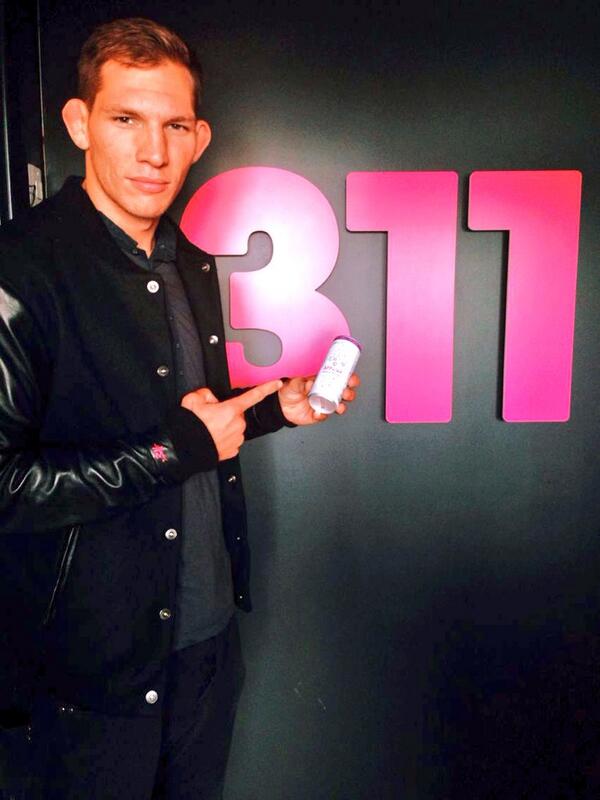 AffluxEnergy's tweet image. @LukeBarnatt liking his Afflux, with his new @FACTORY311 #Made2Create jacket! #AffluxNation