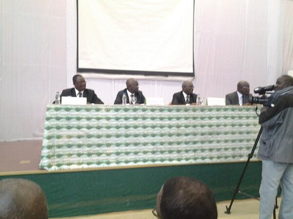 PCA et DG de la Poste ainsi que le dir cab du ministère des ntics. #adressageci