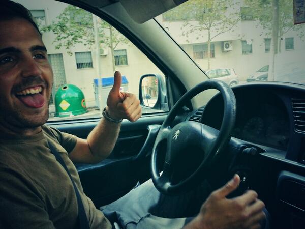 Martin_madro's tweet photo. Yo sere vin diesel conduciendo pero @Daniello_MM es el VAQUILLA con la furgoneta tsss... http://t.co/MWXcXceRzK