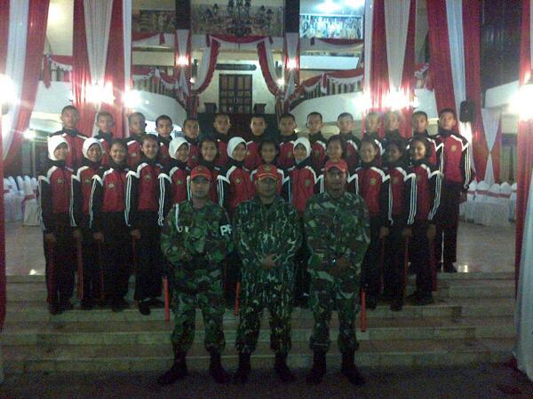 beh, ini ingat seingat"nya dah,pas pengambilan sesuatu,wkk"<a href="/Rizkawrdhni/">ww</a> Liatt ini 2013 !!! Masiiihh ingattt :')))) ♥ "