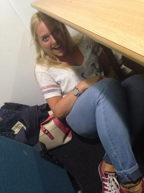 heathypie's tweet image. refusing to learn as per usual #chillinonthefloor @charliebaileyy