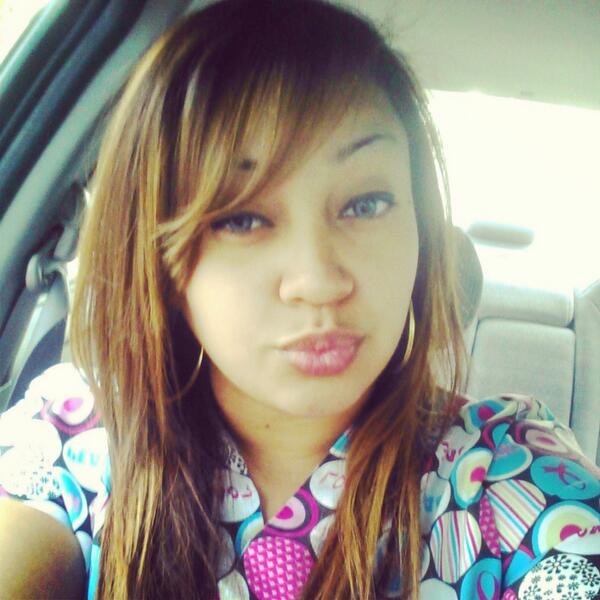 Stephie_mariee's tweet image. On my way to school. #Cardiovasculartech #scrubs