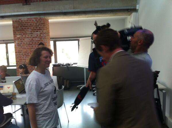 CoderDojoBe's tweet image. Karin staat @vrtderedactie te woord #coderdojobelgium
