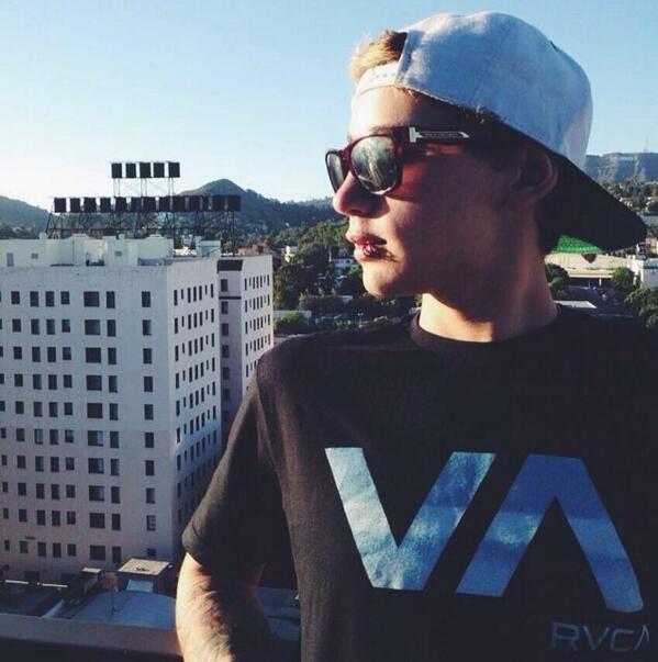 Ariana_Curls's tweet image. luke, would you wait for me ?