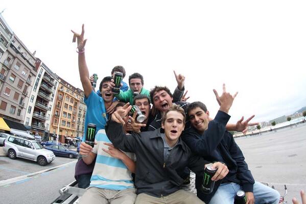 #TruckAST #Donosti Nada mejor para pasar el dia que un #Original a mitad de la mañana y seguir a tope #MonsterEnergy
