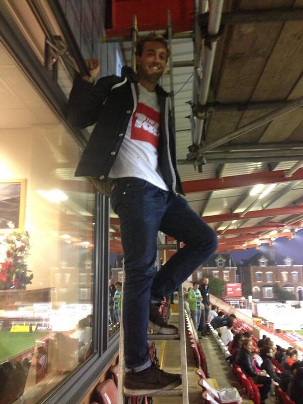 tomjlees tweet picture