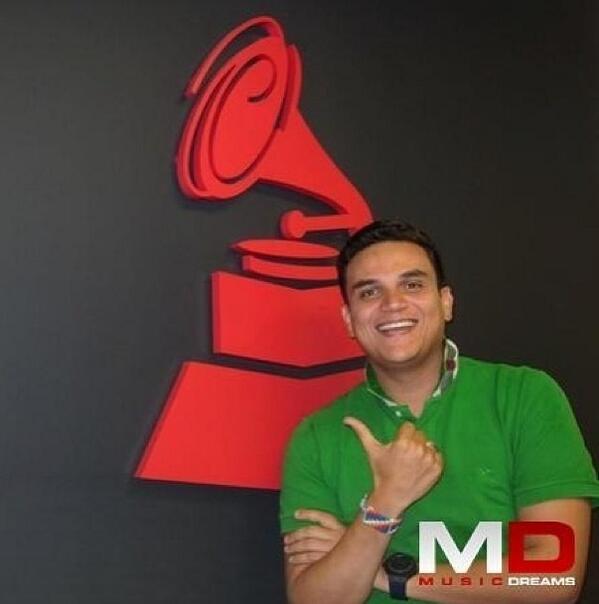 carlosbloom's tweet photo. @SilvestreFDC Nominado premios Grammy Categoría Vallenato!!! http://t.co/8fNzFL4qwB