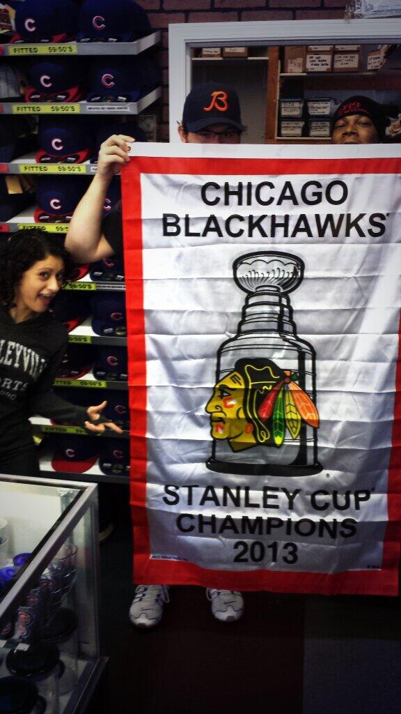 TheMizphit's tweet photo. Just in at the store. Awesome!!! #blackhawks #sc13 #wewantthecup @NHLBlackhawks http://t.co/AtD6PWr8q1