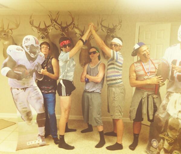 Da_Flok's tweet photo. #thecrew #throwback #whatdoesaflocksay #slickrick #eiffeltower http://t.co/hpsXpvB8Ii