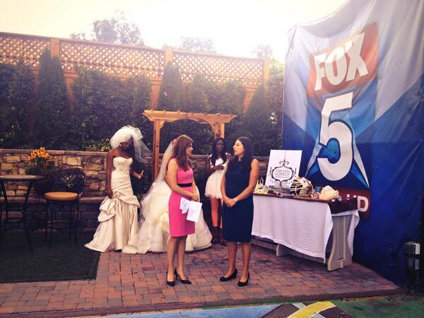jenrochepr's tweet photo. @SomethingLovely wedding event preview #fox5 http://t.co/2mqeLmRuJI http://t.co/o00Aef17uQ